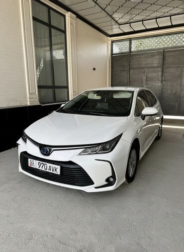 срочно продаю авто: Toyota Corolla: 2019 г., 1.8 л, Автомат, Гибрид, Седан — 1