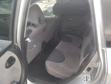 Продажа авто: Honda Fit: 2003 г., Хэтчбэк — 6