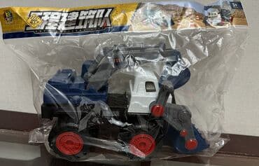 Игрушки: Машинки 300
Тракторы 400 — 4