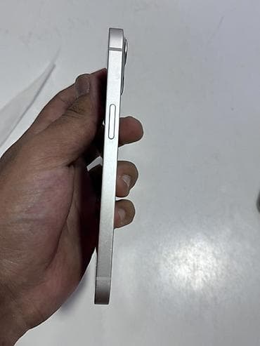 one pluse: Срочно продаю IPhone 13 (белый цвет) - Корпус: плоские грани, матовый — 2