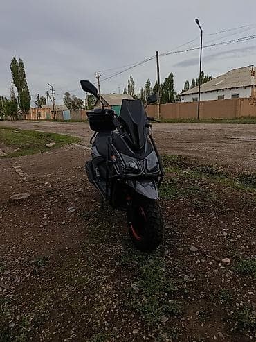 крейсер бишкек: Скутер/мопед городской класса с внедорожным обвесом и багажным кофром — 3