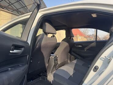 дом на обмен: Toyota : 2021 г., 1.8 л, Вариатор, Гибрид, Седан — 9