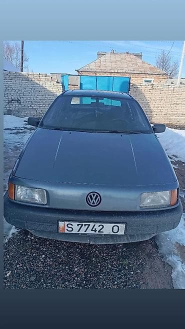 Volkswagen Passat: 1988 г., 1.8 л, Механика, Бензин, Седан
