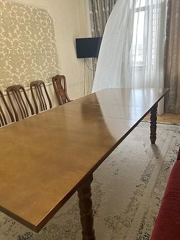 Большой раздвижной обеденный стол из массива дерева на 280x110 - at lalafo.kg Большой раздвижной обеденный стол из массива дерева на 280x110 -