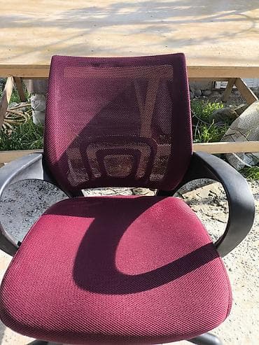 отдам даром стулья: Отдаю даром кресло. Она немного наклоняется вправо. В остальном почти — 4