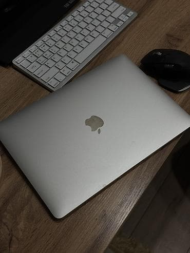 Apple MacBook Air 13" (M1, 2020), серебристый - Чип Apple M1 - — 1
