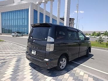 фав продажа: Toyota Voxy: 2004 г., 2 л, Автомат, Минивэн — 1
