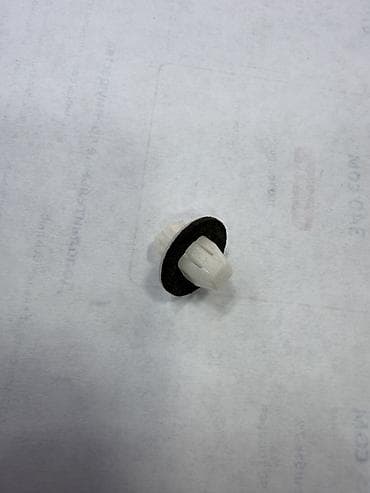 зажим пружин: Обшивка багажника — 2