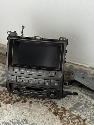 Магнитолы: Б/у, Нестандартный, Без системы, Без оперативной памяти ГБ ОЗУ, Без встроенной памяти Гб ПЗУ — 1