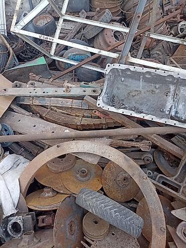 обувь школьная: Склад металлолома и б/у промышленного железа. Ассортимент на фото: - — 3