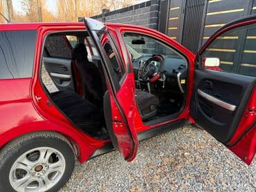 обмен авто с моей доплатой: Toyota ist: 2003 г., 1.3 л, Автомат, Бензиновая, Хэтчбэк — 3