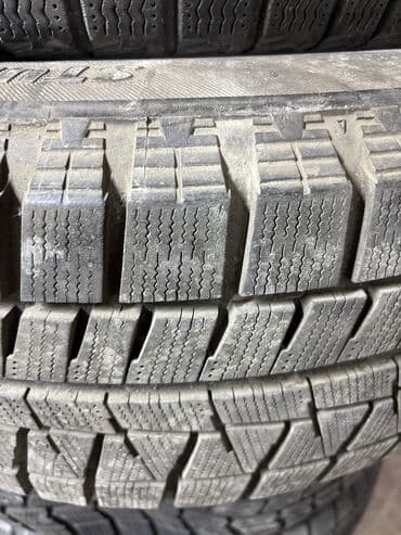 шинный: Одно колесо бронированная чтоли не пойму, сильно твердая шина, одно — 2