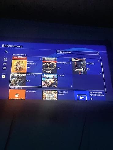 игровые консоли playstation 4: Продаю playstation 4 с играми, и 2мя контроллерами, так же подставкой — 6