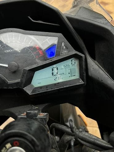 спортбайк цена: Спортивный мотоцикл классического черного цвета с обтекателями — 4