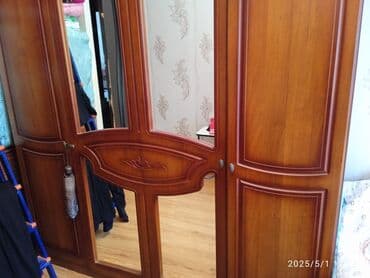 детский кровать бу: Продается спальный гарнитур в хорошем состоянии, в комплекте шкаф — 4