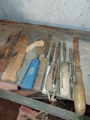 Гаражная распродажа - Несколько молотков и кувалд с деревянными