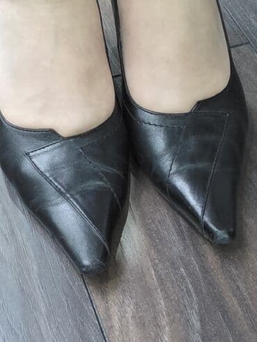 лоро пиано обувь женская летняя: Женские туфли-лоферы бежевого цвета из натуральной кожи, отличного — 5