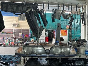 BMW Е 46 передние фары привозные оригинальные в идеальном состоянии