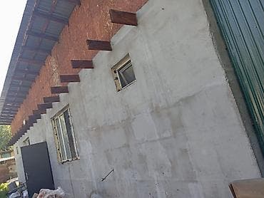 Үйлөр: Срочная цена,продаю за 85000, 740 за м2 получается, продаю 4 комнатный — 3