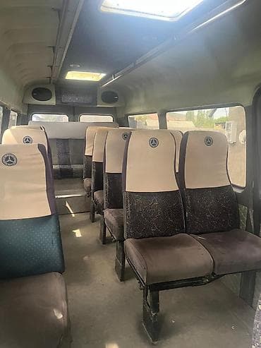 oz lider: Mercedes-Benz Sprinter — пассажирский микроавтобус белого цвета с — 6