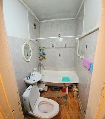 Кыймылсыз мүлк: 2 бөлмө, 43 м², 104-серия, 2 кабат, Эски ремонт — 3