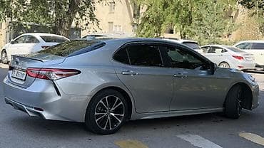 byd leopard: Toyota Camry: 2018 г., 2.5 л, Вариатор, Гибрид, Седан — 1