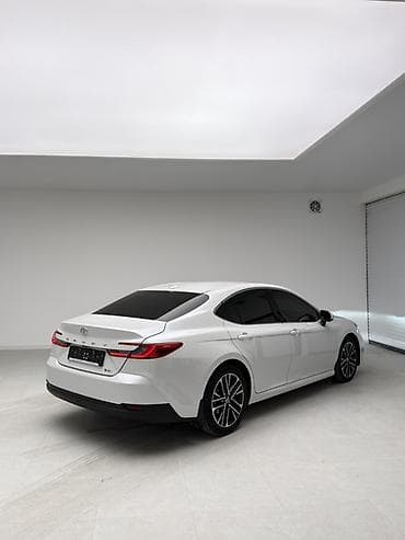 toyota aurus: Toyota Camry: 2025 г., 2.5 л, Вариатор, Гибрид, Седан — 6