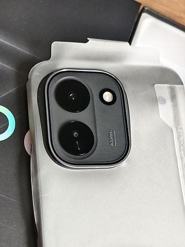 poco c55: Vivo IQOO 15R, цвет - Серый — 3