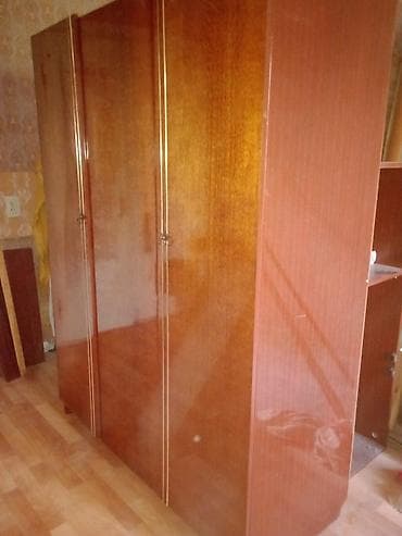 Шкафы: В продаже шкаф советский. Состоянее среднее, еще вполне послужит — 3