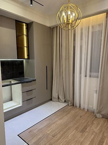 бассейн большой: Продаётся стильная евро-двухкомнатная квартира 42 м² 📍 Джал-15, 14 — 1