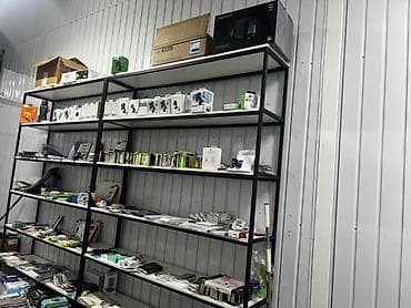 обмен на мебель: Стеллажи с ассортиментом электроники и аксессуаров Описание: - — 1