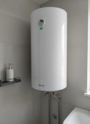 электрические казан: Водонагреватель Regent цилиндрической формы в белом корпусе. Оснащен — 1