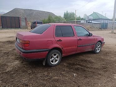 Volkswagen Vento: 1993 г., 1.8 л, Механика, Бензин, Седан — 5