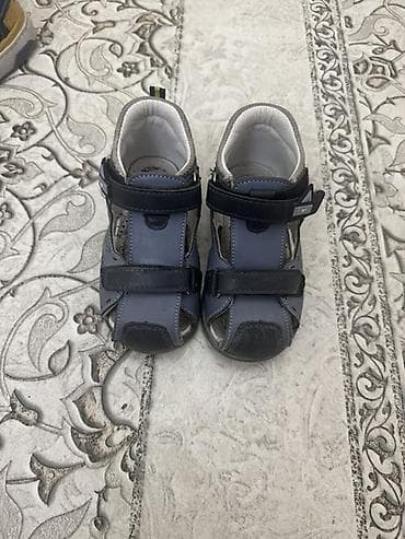 dr martins: Продаю детскую обувь в хорошем состоянии цены от 300 и 500 сом 1) — 3