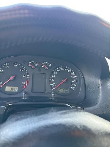 демио 1999: Volkswagen Golf: 1999 г., 1.8 л, Механика, Бензин, Хэтчбэк — 5