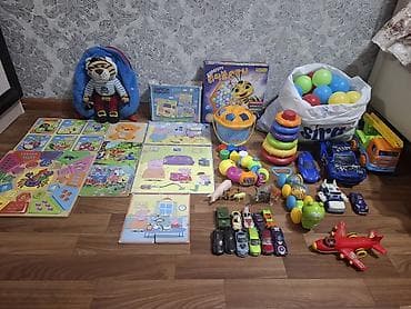 Игрушки: Игрушки-машинки 11шт модельки железо, рюкзак Lcwaikiki пират, сортер — 1