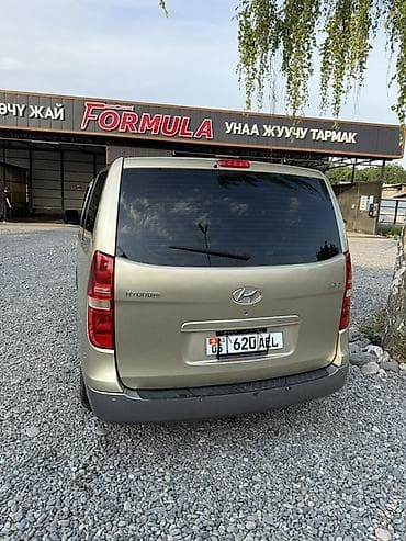 сто корейских авто: Hyundai H-1: 2011 г., 2.4 л, Автомат, Газ, Минивэн — 3