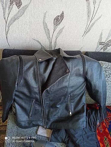 Куртка-косуха из чёрной искусственной кожи. - Классический