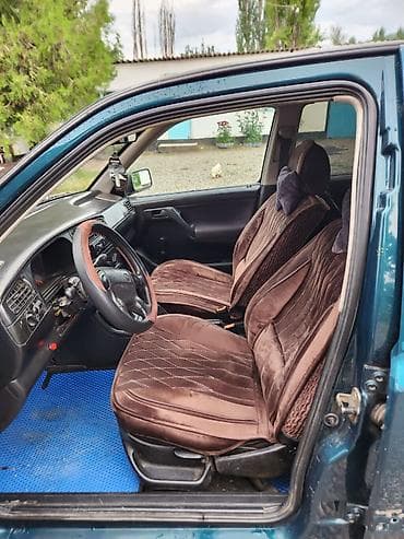 Volkswagen Golf: 1994 г., 1.6 л, Кол менен иштөөчү, Бензин, Хетчбек — 4