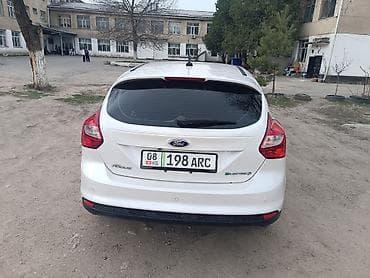 ford kuga: Ford Focus: 2013 г., Робот, Электромобиль, Хэтчбэк — 3