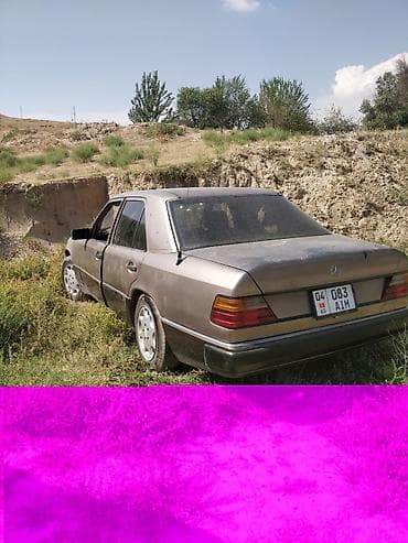 Mercedes-Benz W124: 1990 г., Седан