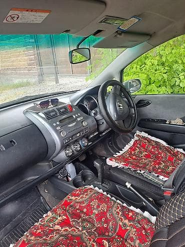 панорамная крыша: Фит сатылат абалы жакшы, Кара балтада.Обмен каралат . Honda Fit (с — 2