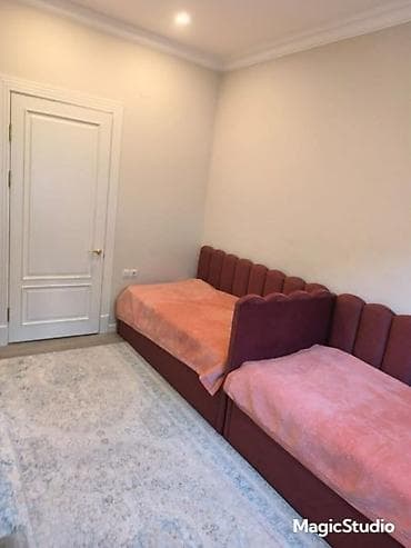 Недвижимость: ✨ Уютный Дом 📍 Локация: г. Бишкек, ж/м Ак-Ордо1! 🏠 Площадь: 125.6 м² — 10