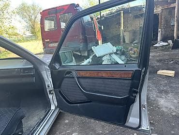 шторки мерседес: Mercedes-Benz W124: 1993 г., Ручные, Бензин, Седан — 3