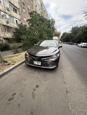 Toyota Camry: 2018 г., 2.5 л, Вариатор, Гибрид, Седан — 3