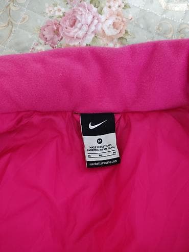 nike куртки: Nike оригинал Курта для девочки размер 8-12 лет. Весна осень хорошего — 4