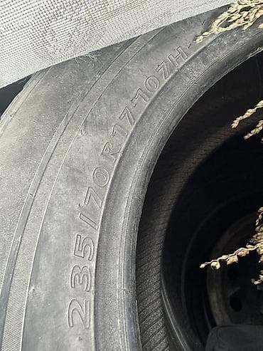 Комплект автомобильных шин 235/70 R17 107H.

- Типоразмер: 235/70 R17 — 2