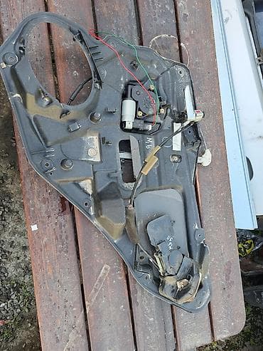 Задняя правая дверная ручка Дверная ручка Mazda Б/у, Оригинал