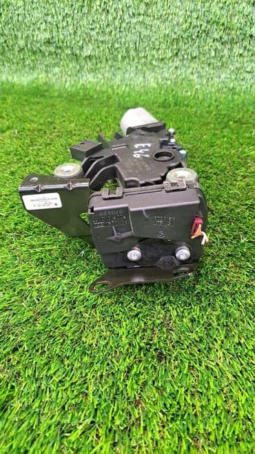 e61: Мотор стеклоочистителя задний BMW E61 Touring Номер 61.62-4 423 —-669 — 4