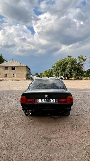 решотки: BMW 5 series: 1993 г., 2 л, Механика, Бензин, Седан — 5